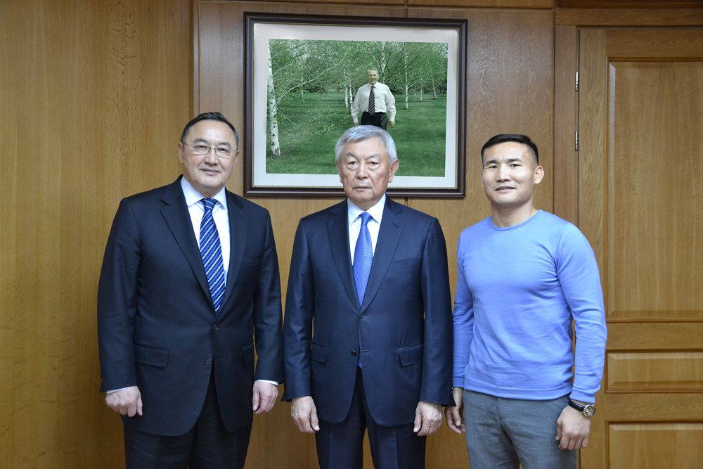 قانات يسلامعا دۇنيەجۇزى قازاقتار قاۋىمداستىعىنىڭ مۇشەلىك بيلەتى تابىستالدى