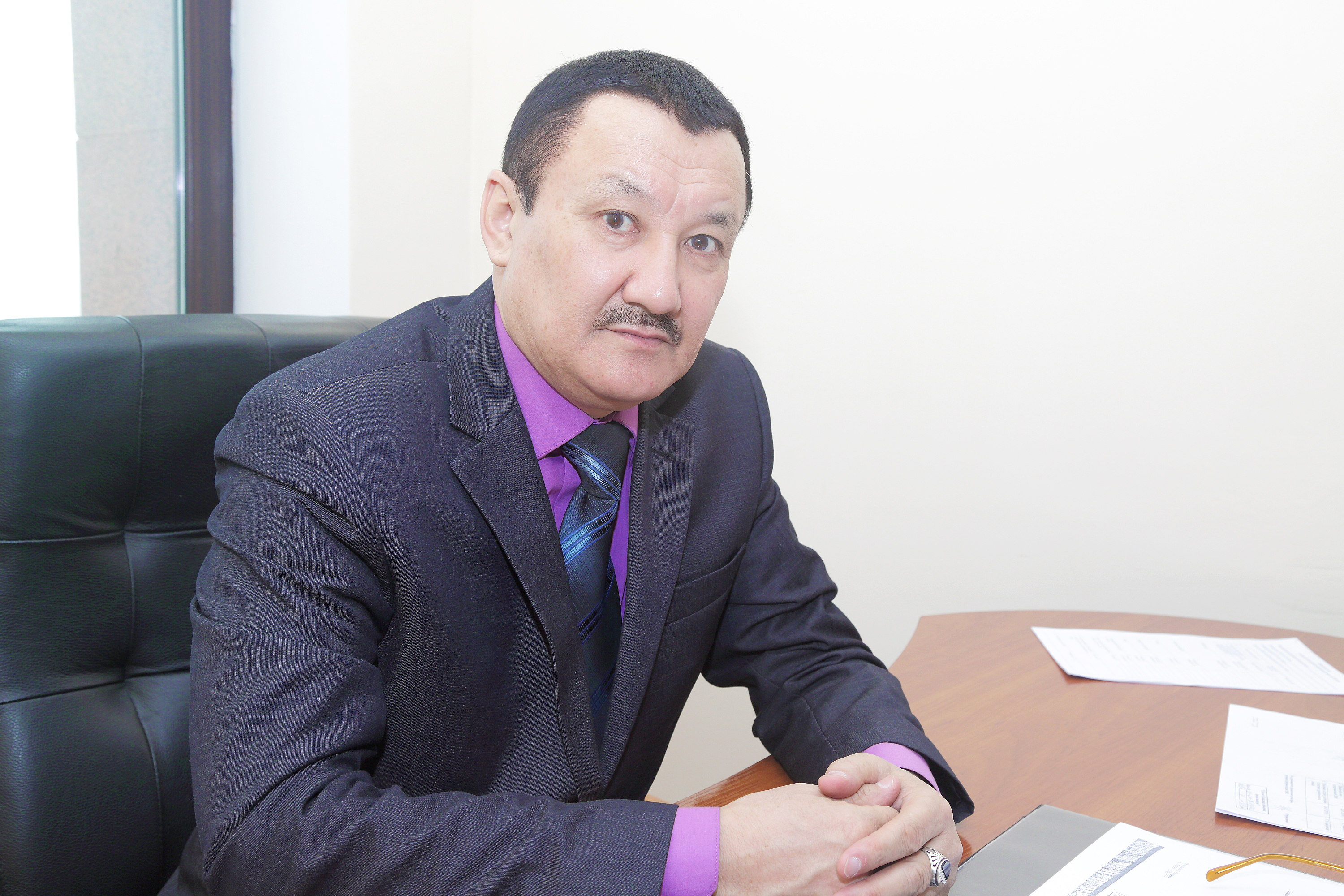 س.اكەلەەۆ: بەكبولات تىلەۋحان مەن ايگۇل قوسانوۆانىڭ داۋىسىن مەن قويعام