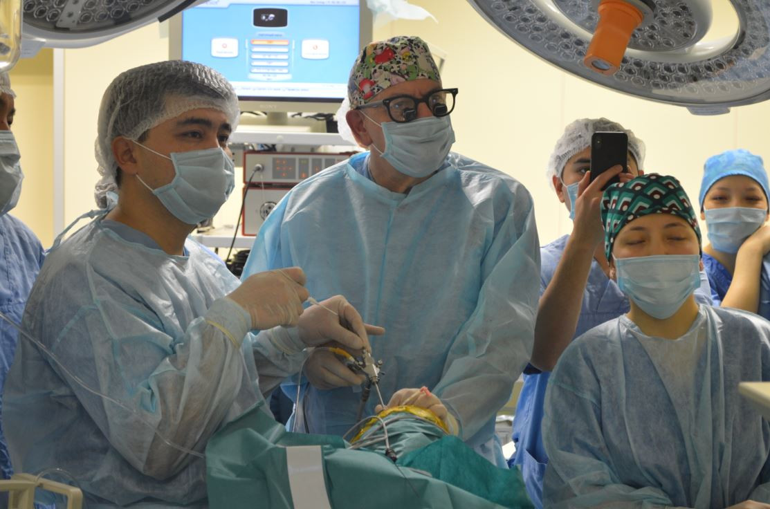 استانادا گيدروتسەفالياعا شالدىققان بالاعا وتا ءساتتى جاسالدى