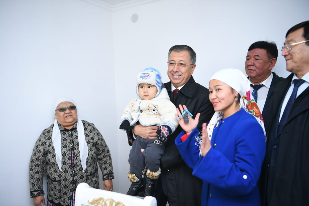 تۇركىستاندا تاۋەلسىزدىك كۇنىنە وراي جاس ماماندار باسپانالى بولدى 