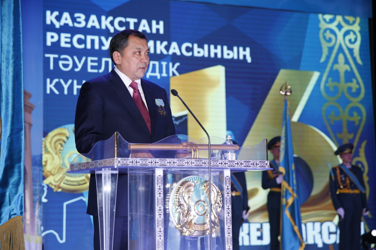 تاۋەلسىزدىك كۇنى قارساڭىندا اتىراۋدا مەملەكەتتىك ماراپاتتار تاپسىرىلدى 