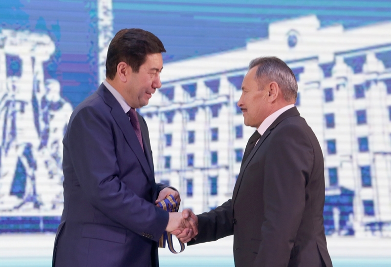 قاراعاندىلىقتار تاۋەلسىزدىك كۇنىنە وراي مەملەكەتتىك ناگرادالارمەن ماراپاتتالدى