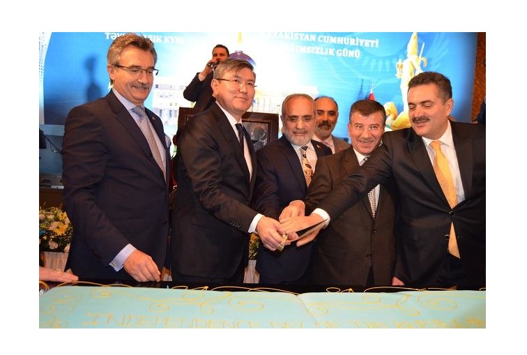 تۇركيادا ەلىمىزدىڭ تاۋەلسىزدىك كۇنى مەرەكەسى تويلاندى