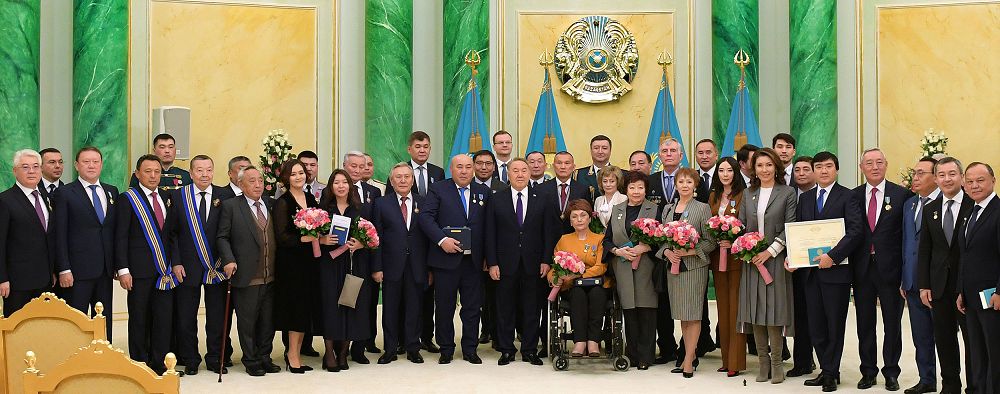 مەملەكەتتىك ناگرادالارمەن ماراپاتتالدى
