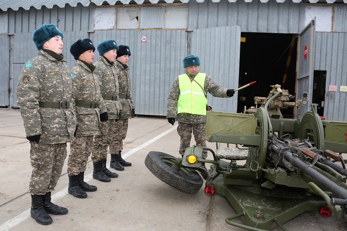 ەلىمىزدىڭ باتىسىنداعى اسكەريلەر ماماندىق بويىنشا دايىندىقتى باستادى