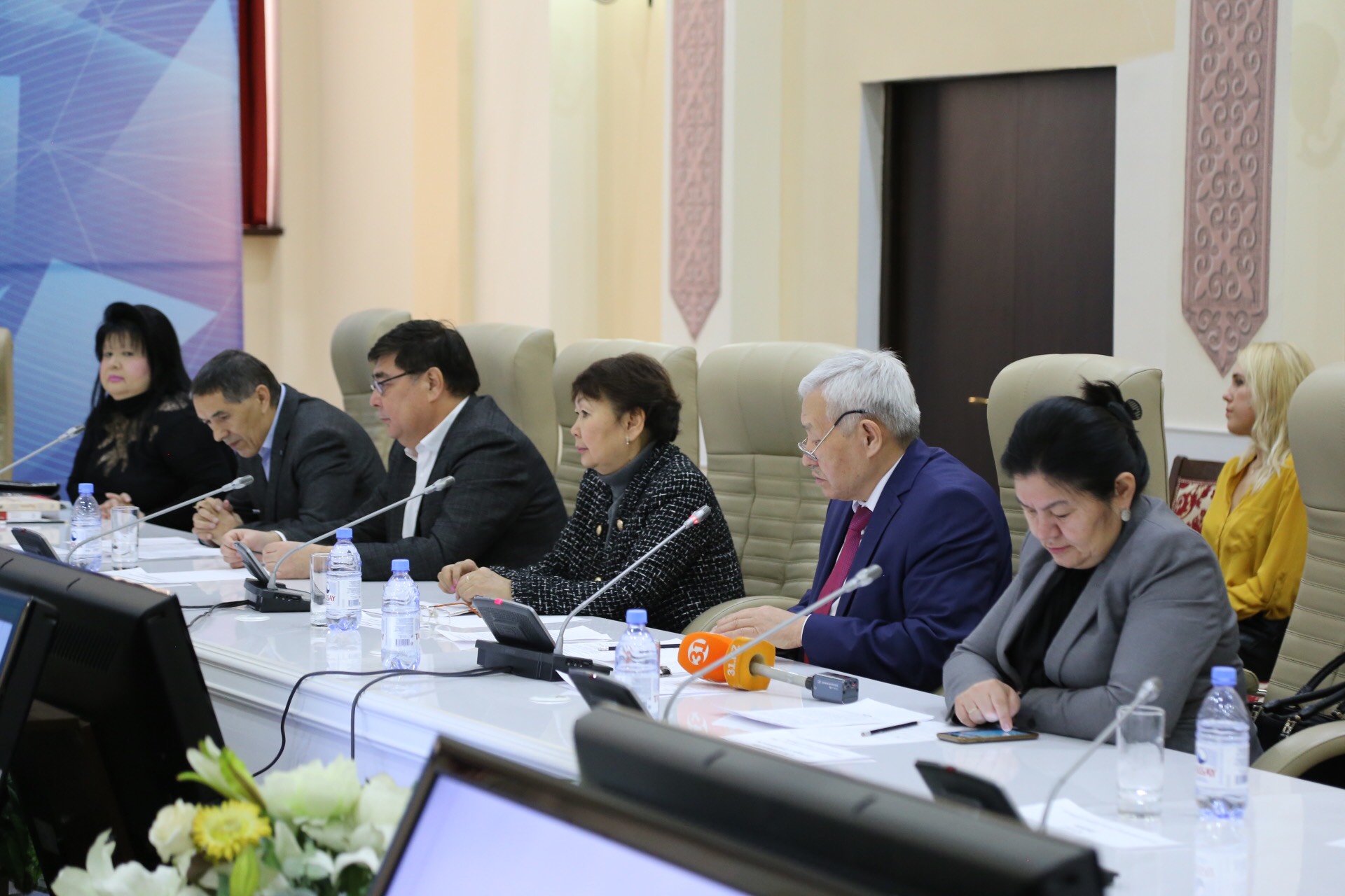 مۋلتيمەديا ءداۋىرى  ءداستۇرلى مەديانى الماستىرا الا ما؟