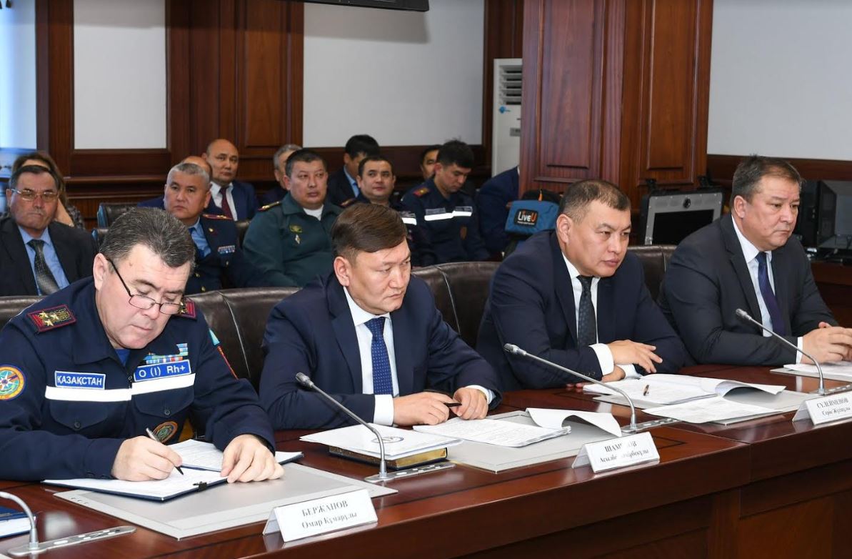 قاۋىپسىزدىك ماسەلەسى تالقىلاندى