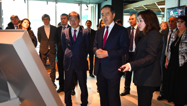 باقىتجان ساعىنتاەۆ الماتىنىڭ تىنىس-تىرشىلىگىمەن تانىستى