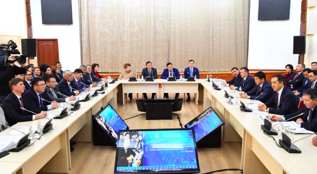 ب. ساعىنتاەۆ تجكبب مەكەمەلەرىنىڭ باسشىلارىمەن كەزدەسىپ, ءبىلىم بەرۋ نىساندارىن ارالادى