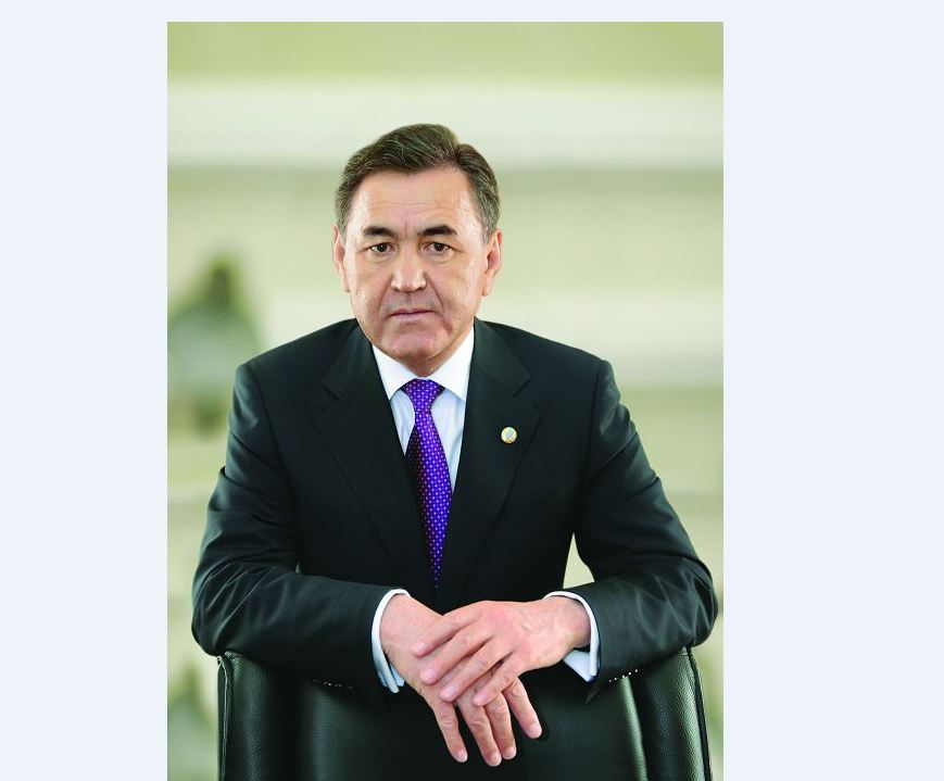 ماحمۇت قاسىمبەكوۆ.ءداۋىر ساباقتاستىعى