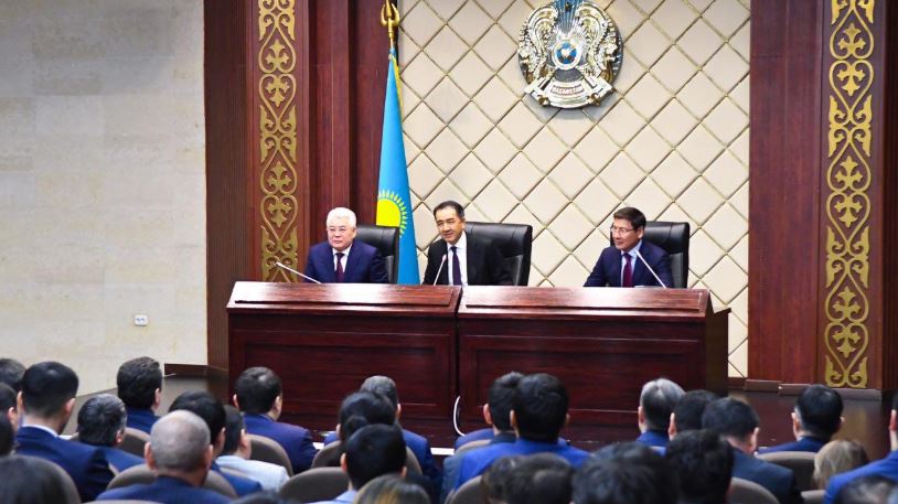 جاڭا ءمينيستردى تانىستىردى