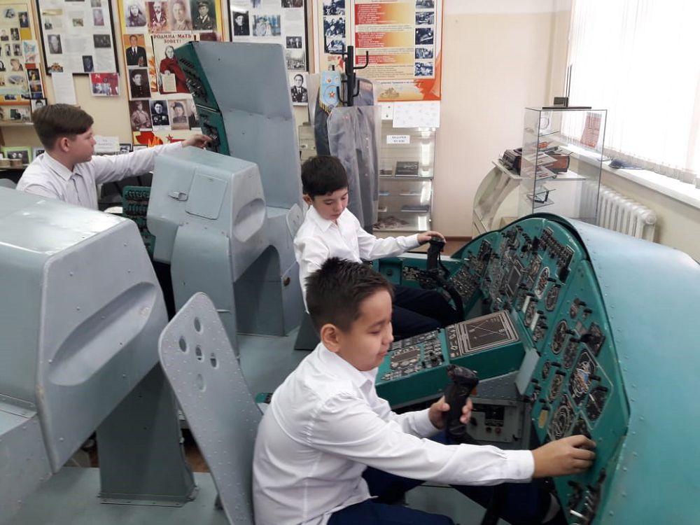 كاسىبي ۇشقىشتارمەن كەزدەستى