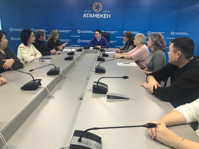 ورالدا بيزنەس-قاۋىمداستىق اراسىنداعى داۋلاردى سوتقا دەيىن رەتتەۋ ماسەلەلەرىن تالقىلاندى