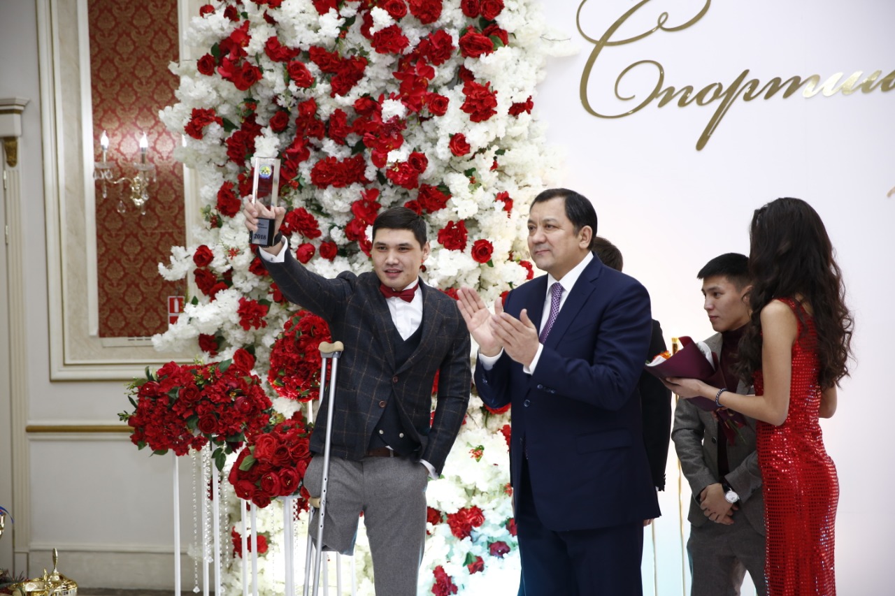 اتىراۋدا ۇزدىك سپورتشىلار ماراپاتتالدى