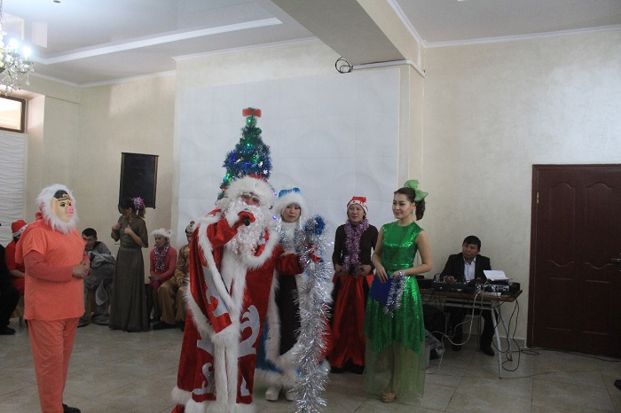 شقو اياگوز قالاسىندا جالعىز باستى قاريالارعا قۇرمەت كورسەتىلدى