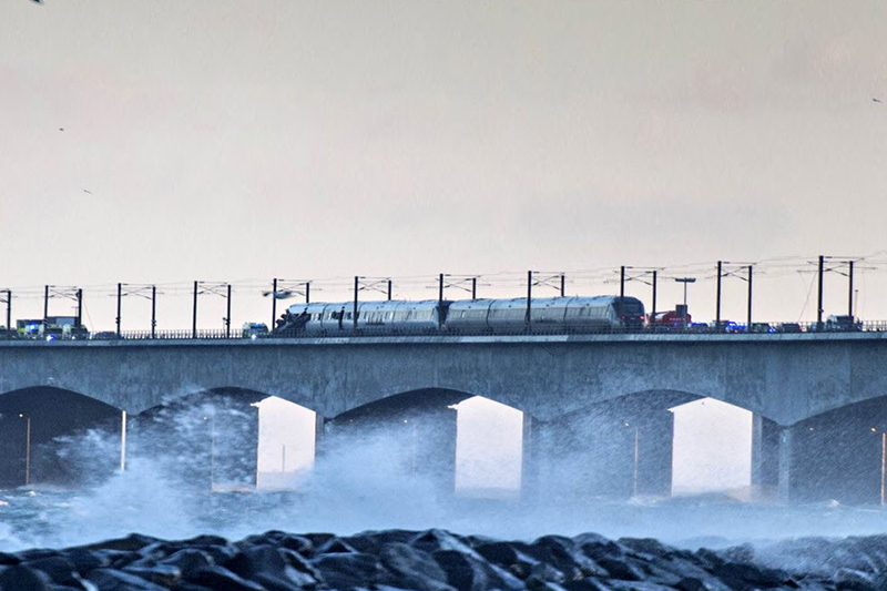 دانياداعى تەمىر جول اپاتىنان 6 ادام قازا تاۋىپ, 16 جولاۋشى جارالاندى