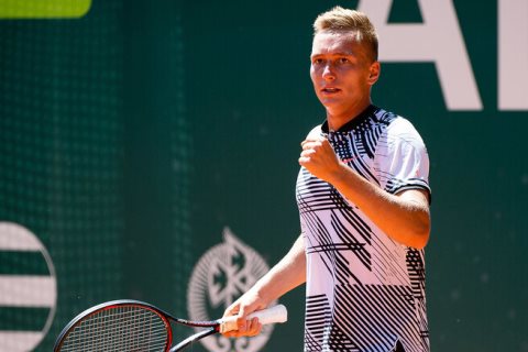 دەنيس ەۆسەەۆ Futures تۋرنيرىندە جەڭىسكە جەتتى