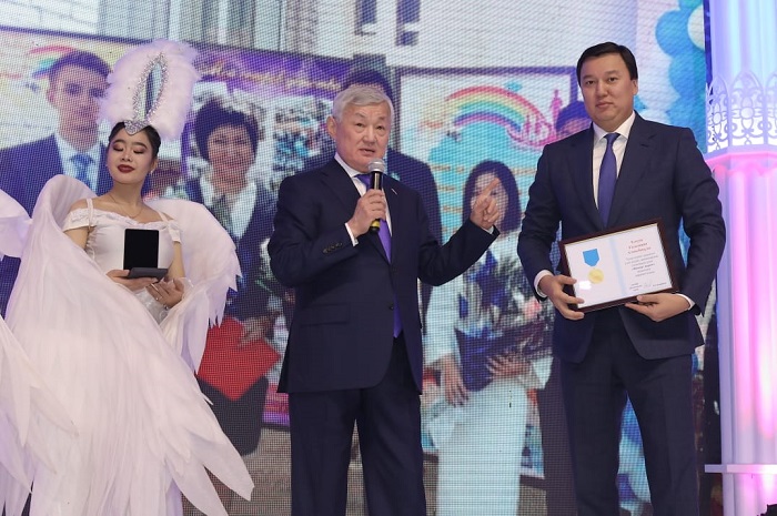 اقتوبەدە وتكەن العاشقى قايىرىمدىلىق بالىنان 5 ملن تەڭگە جينالدى