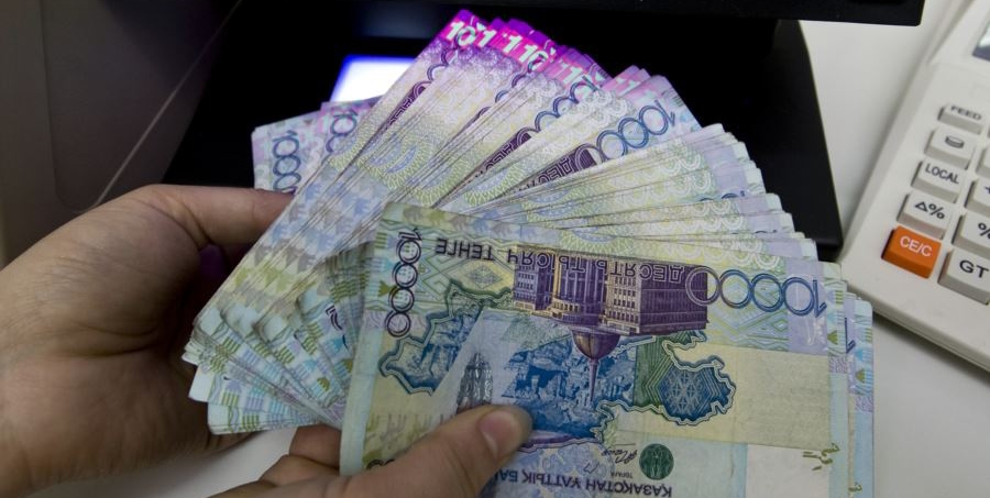 «ديرەكتورمەن بىرگە اقشا جەدىم» دەگەن باس ەسەپشى جۇمىستان كەتتى