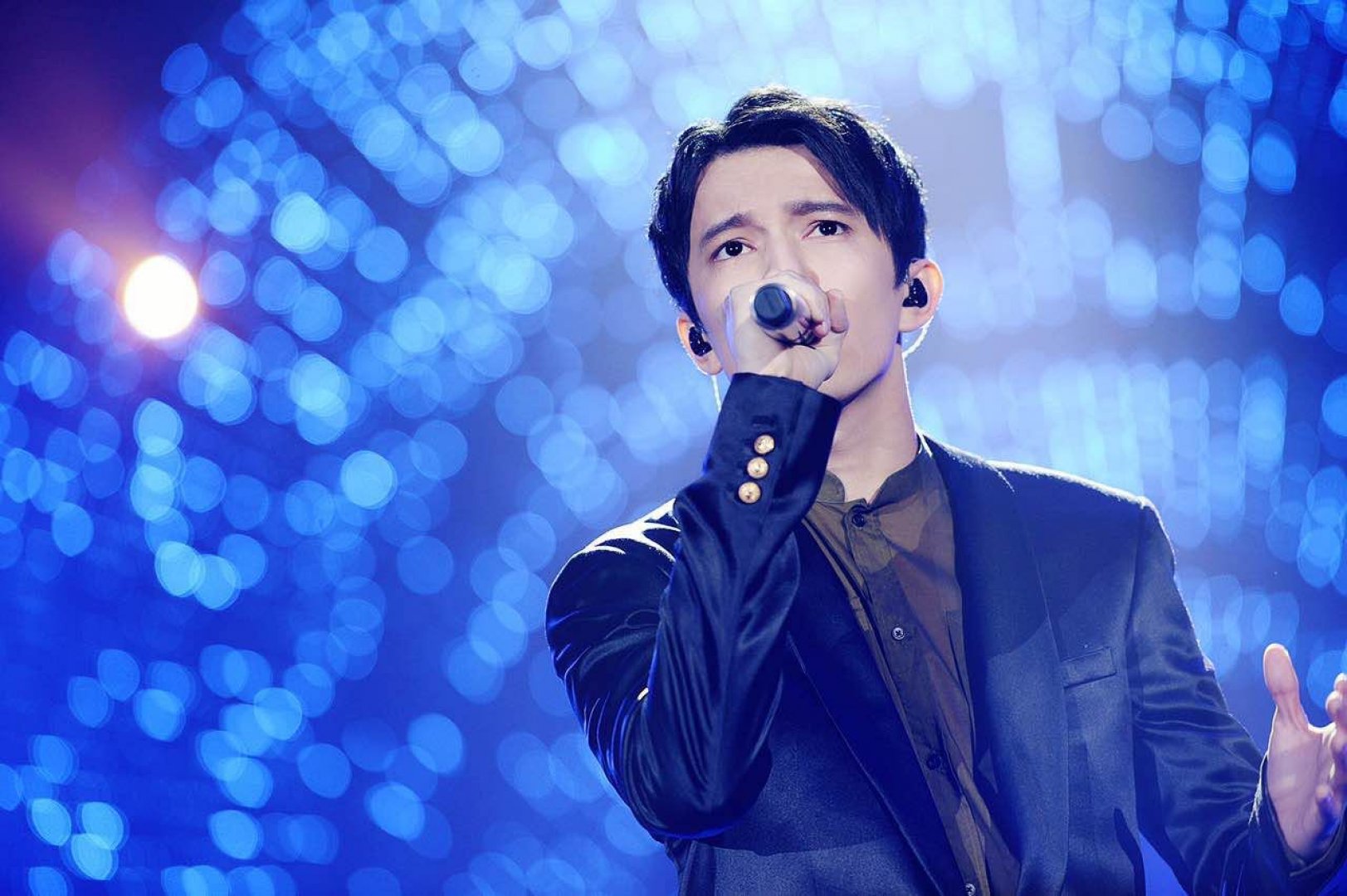 ديماش قۇدايبەرگەن مۋزىكالىق شوۋعا قازىلىق ەتەدى