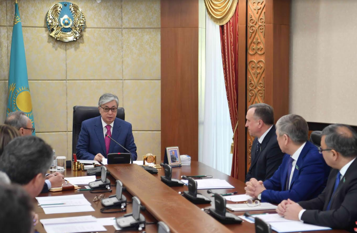 ق.توقاەۆ: دەپۋتاتتاردىڭ پرەزيدەنت ستراتەگياسىن ناسيحاتتاۋ جۇمىسى ءۇستىرت بولماۋى كەرەك