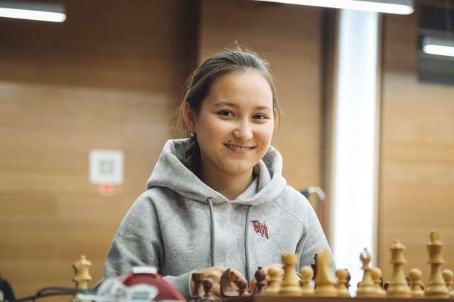 جانسايا ابدۋمالىك - الەمنىڭ 20 جاسقا دەيىنگى ەڭ ۇزدىك شاحماتشىسى