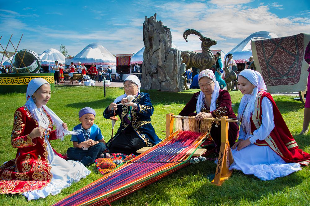 تۋىستارمەن ارالاسۋ ءومىردى ۇزارتادى