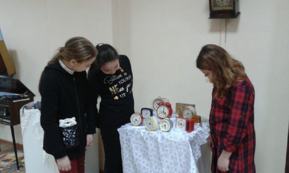 ساعاتتار سىر شەرتكەندە...