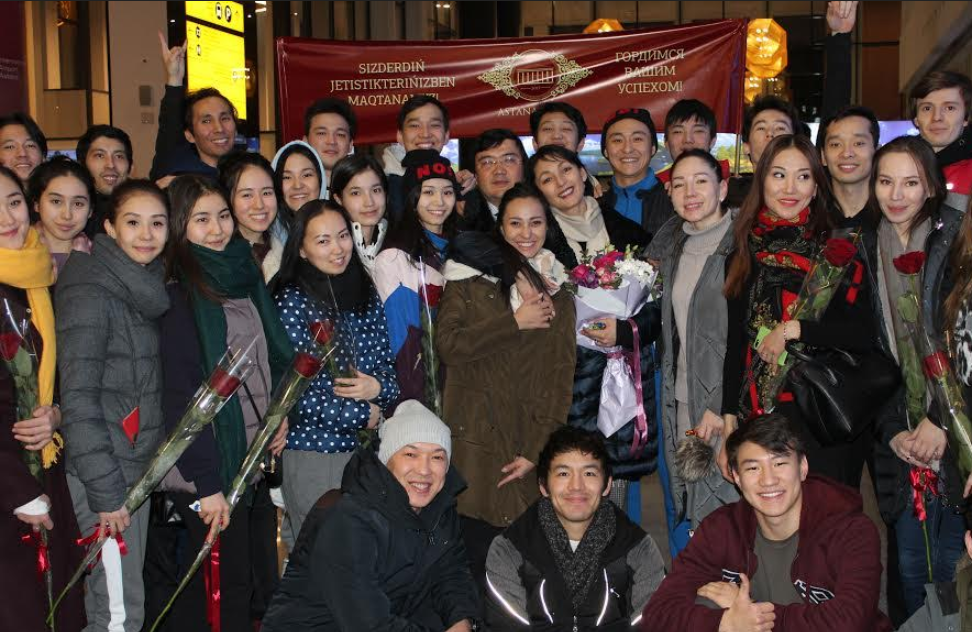 جانكۇيەرلەر «استانا وپەرا» بالەت ترۋپپاسىن نۇرسۇلتان نازارباەۆ اۋەجايىندا قارسى الدى