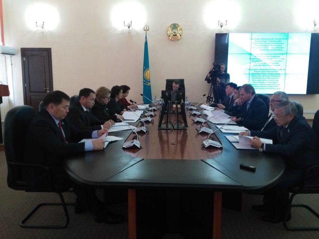 پاۆلوداردا قالالىق ءماسليحات دەپۋتاتتارى قايىرىمدىلىق شارالارىنا  قاتىسۋدا