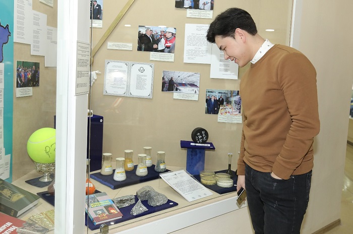 ەلباسى كىتاپحاناسىنىڭ اقتوبەدە وتكەن كوشپەلى كورمەسىن 120 مىڭنان اسا ادام تاماشالادى