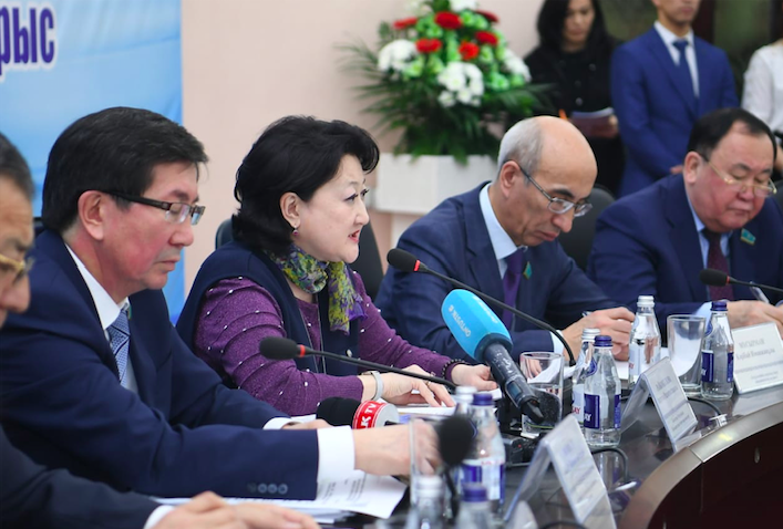 تۇركىستاندا ءماجىلىستىڭ الەۋمەتتىك – مادەني دامۋ كوميتەتىنىڭ كوشپەلى وتىرىسى ءوتتى