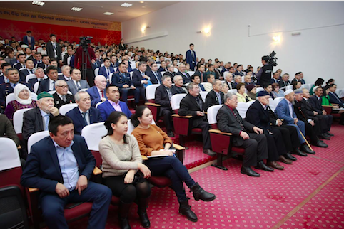 اقتوبە-اتىراۋ تاس جولىنىڭ بويىندا ورنالاسقان اۋماق كۇردەلى جوندەۋدەن ءوتىپ جاتىر