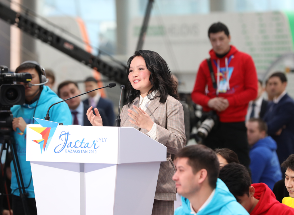 بۇركىتشى قىز ايشولپان استانادا بۇركىتشىلەر مەكتەبىن اشۋدى ۇسىندى