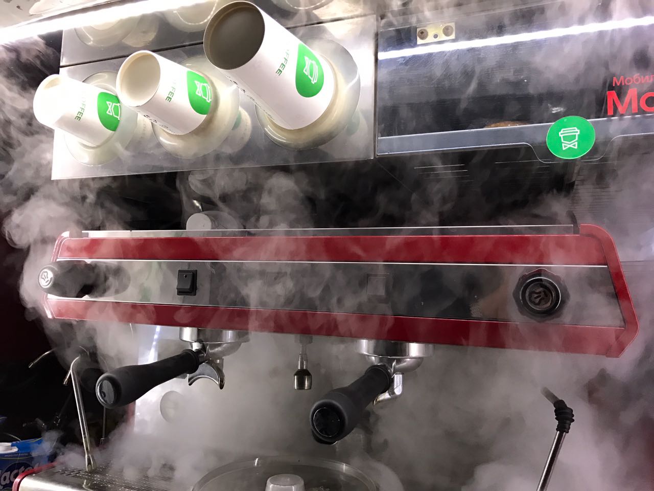 بالالارعا ءدامدى كوفە ىشكىزىپ, فۋتبول ويناۋدى ۇيرەتكەن جاس كاسىپكەر –اسحات نۇرلىباەۆ