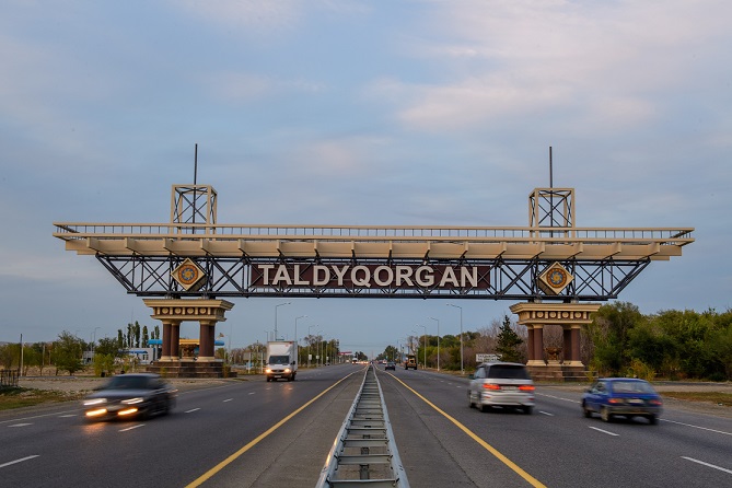 جەتىسۋدىڭ ىشكى جولدارىن جوندەۋگە 30 ملرد تەڭگە جۇمسالادى