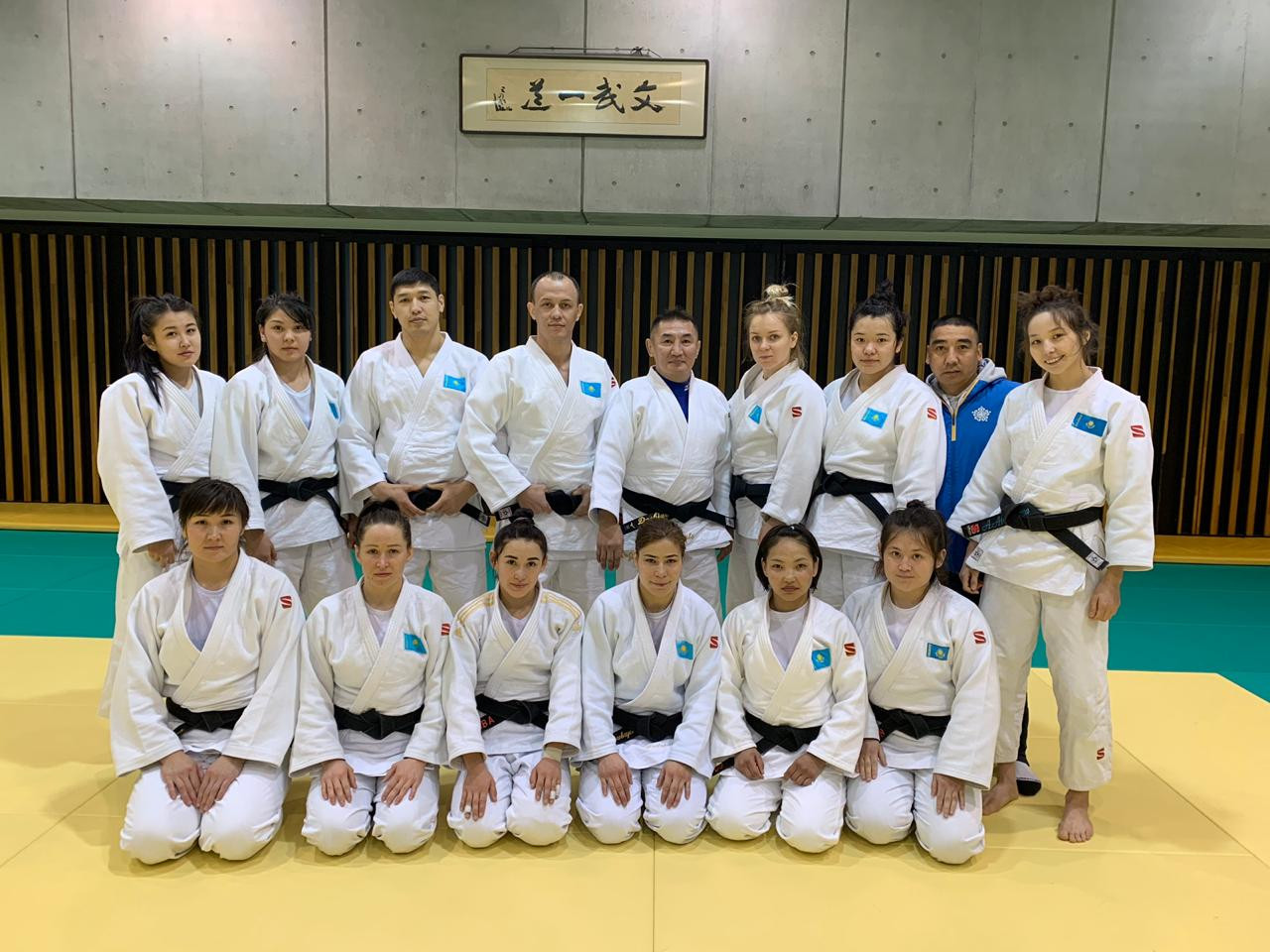 دزيۋدودان ەلىمىزدىڭ ايەلدەر قۇراماسى توكيودا جاتتىعىپ ءجۇر