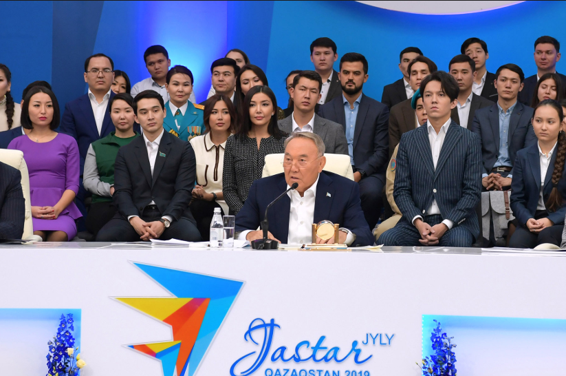 زور ءۇمىت كۇتەتىن جىل