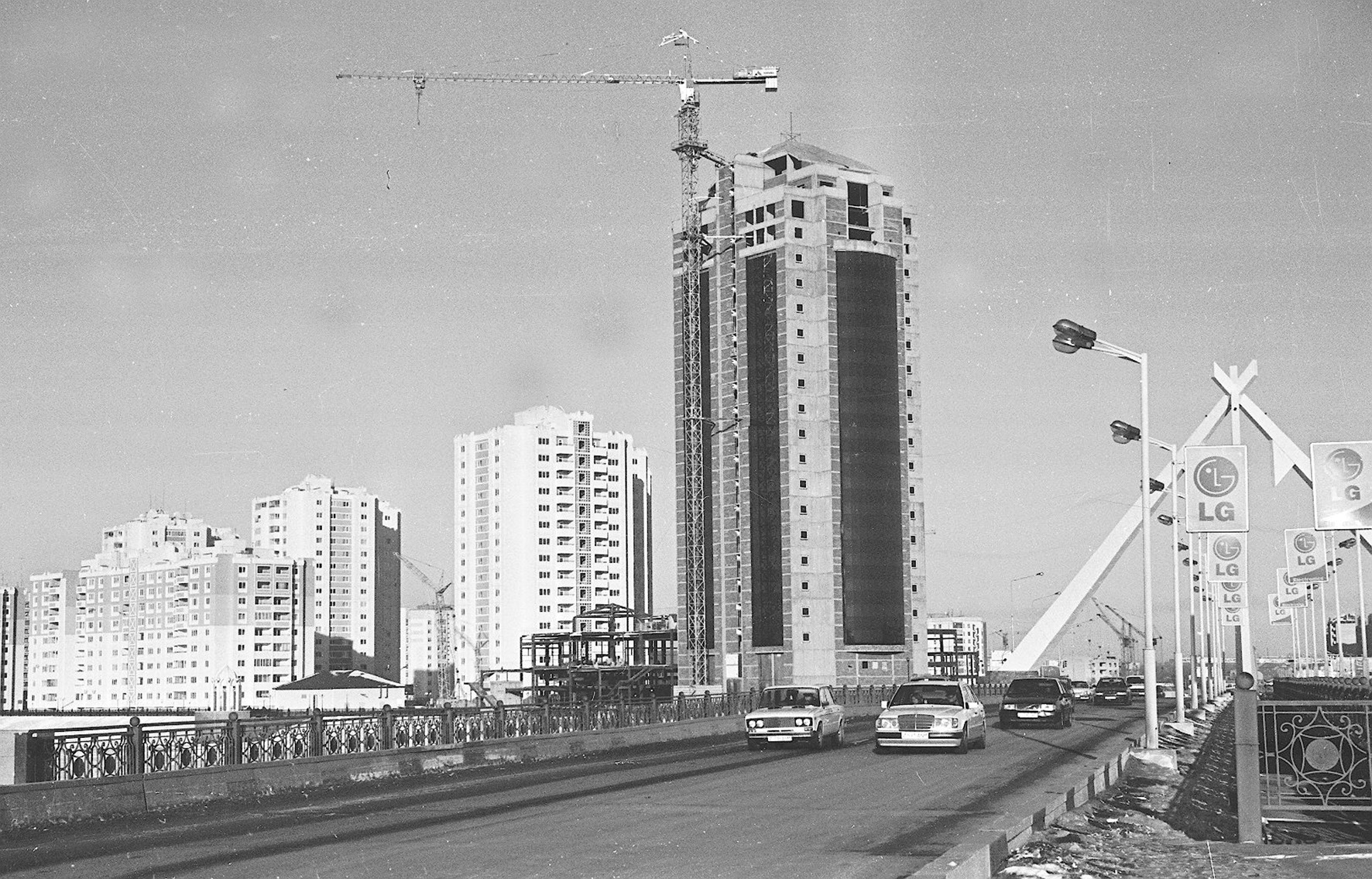 استانا: كەشە جانە بۇگىن (فوتوەتيۋد)