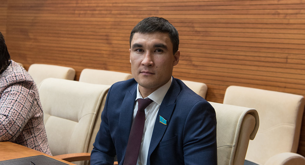 سەرىك ساپيەۆ دەپۋتاتتىقتان كەتتى 