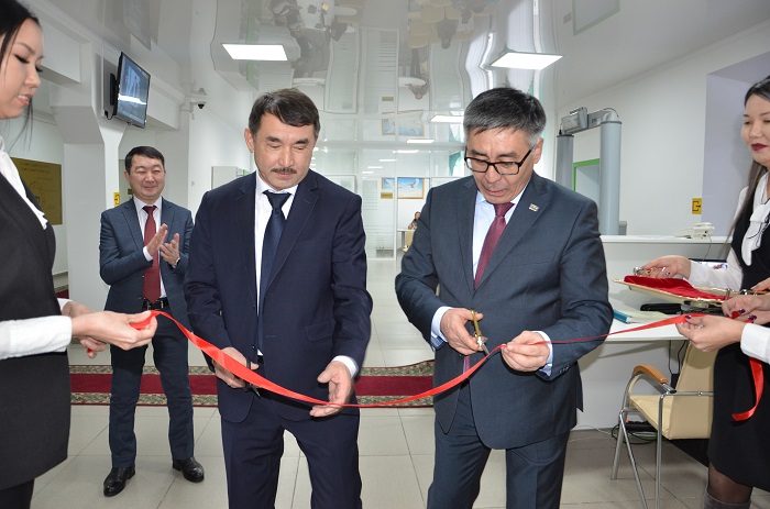 وسكەمەندە فرونت-كەڭسە اشىلدى