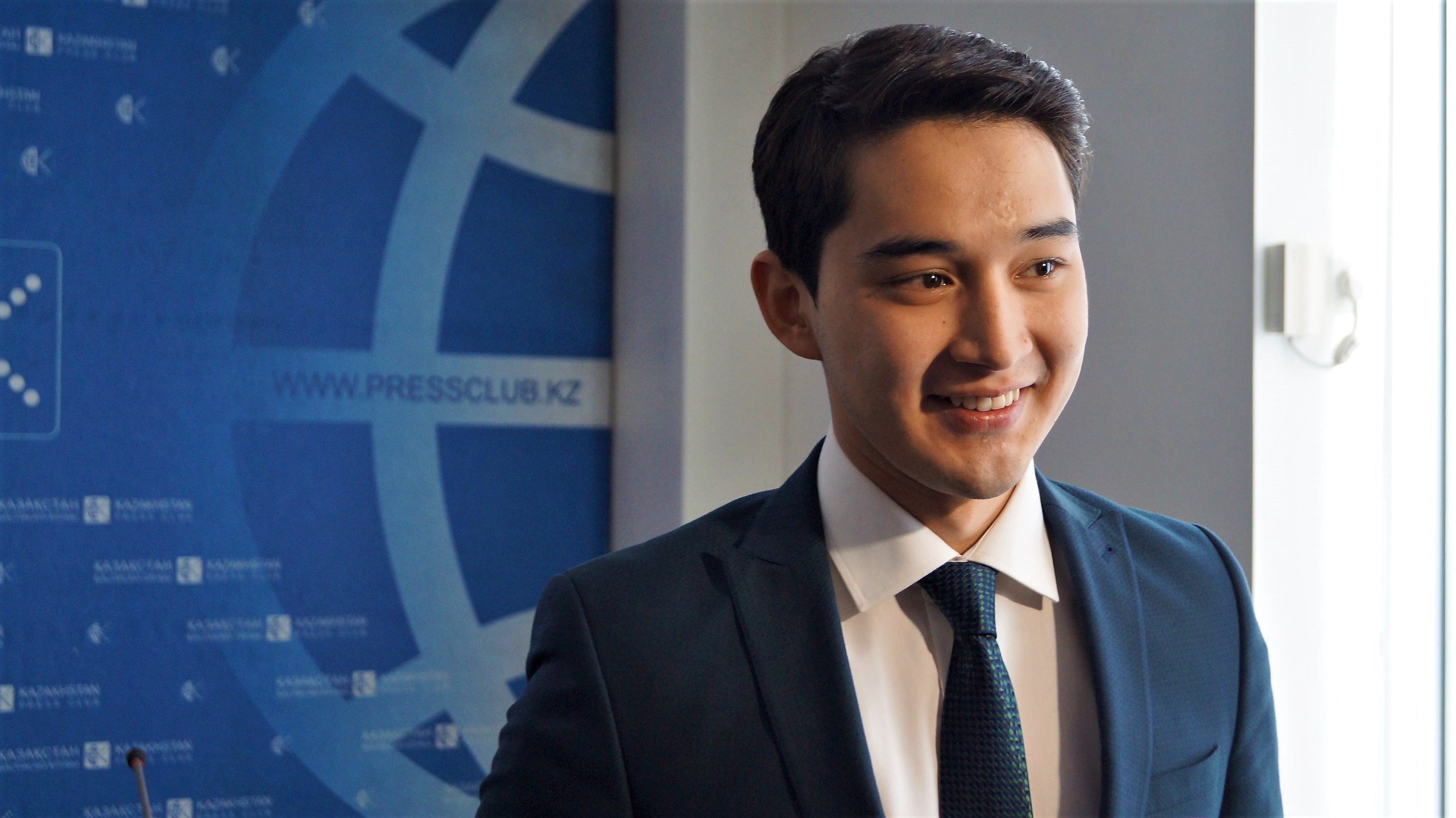 اسىلحان تولەپوۆ: ونەردەگى ورەندەردى قولداۋدى سەزىندىك