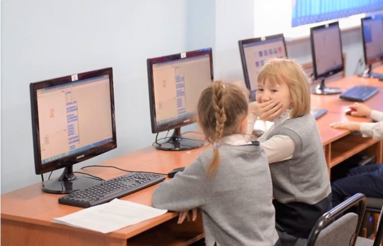 استانانىڭ بارلىق مەكتەبى Wi-Fi-عا قوسىلادى