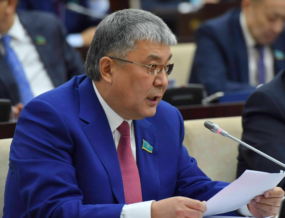 مۇرات باقتيار ۇلى: قىتايداعى ارحيۆتەردى قازاقستانعا اكەلۋ كەرەك