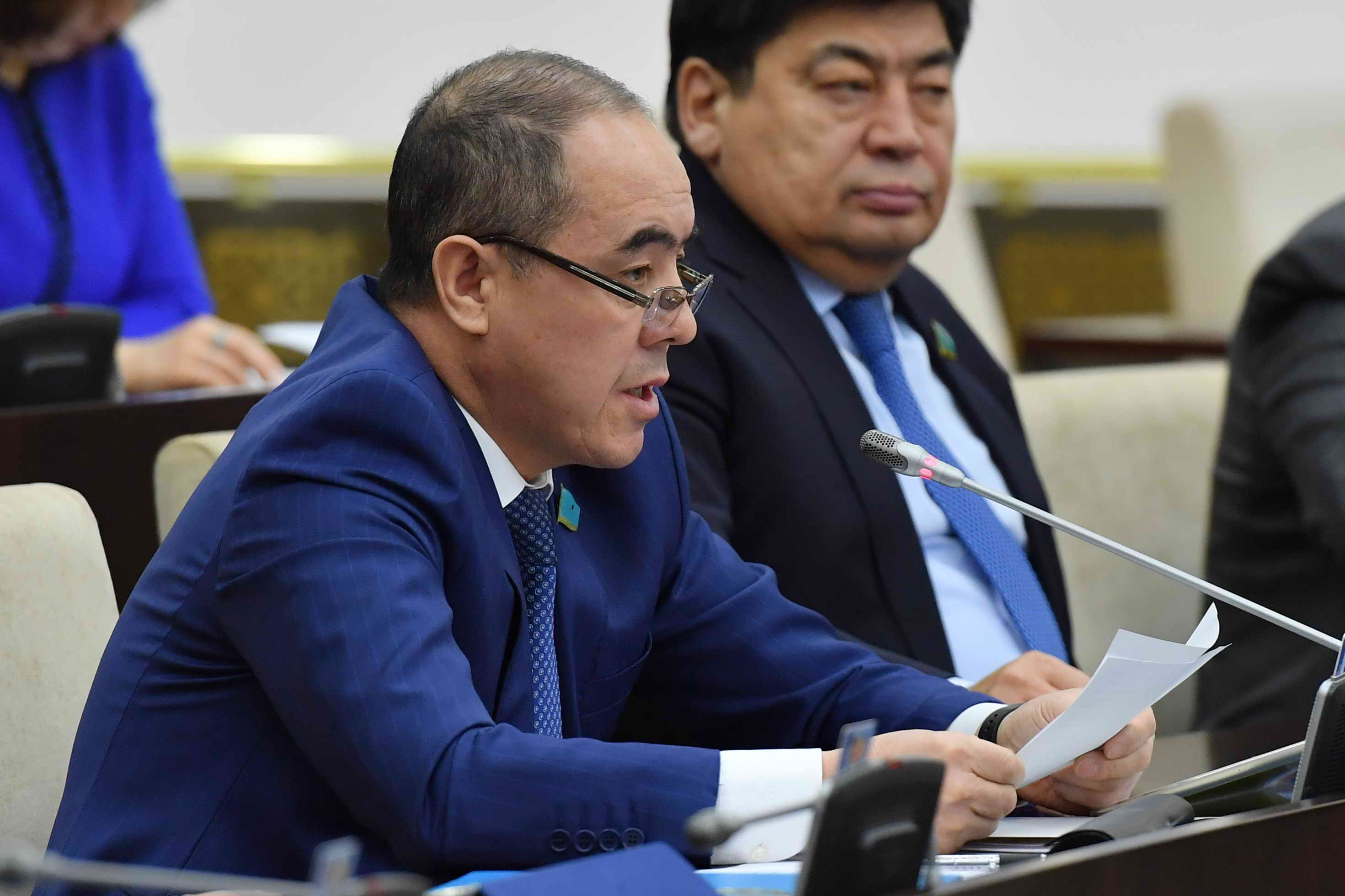 سەنات دەپۋتاتى ارمەنيا مەن رەسەيدەن ەسكى كولىكتەردى قازاقستانعا كىرگىزبەۋدى سۇرادى