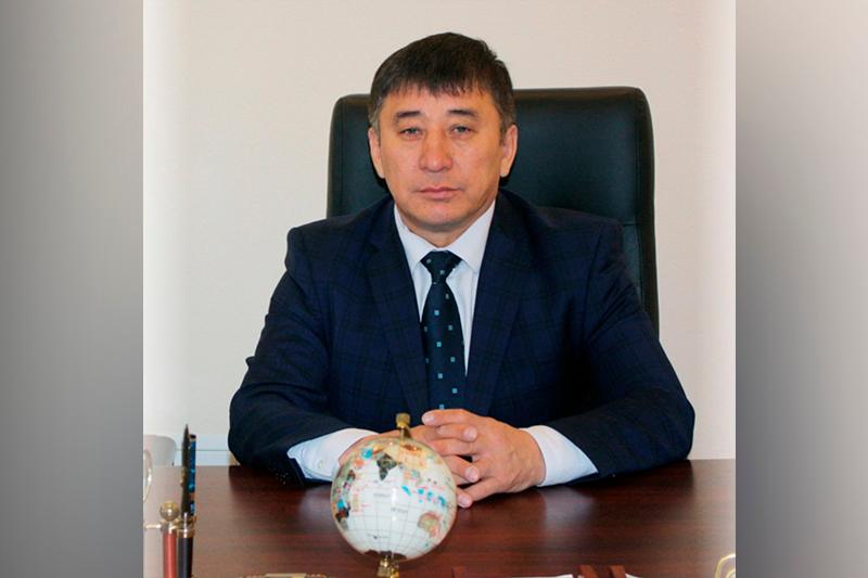 قوستاناي قالاسىنىڭ اكىمى بولىپ قايرات احمەتوۆ تاعايىندالدى