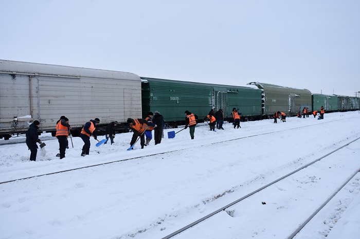 استانا تەمىرجولدارىنان 100 مىڭ تەكشە مەتر قار تازارتىلدى