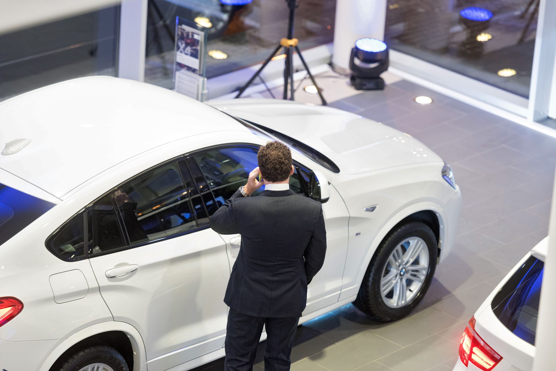 اۆتونەسيەنىڭ ارتىقشىلىعى مول