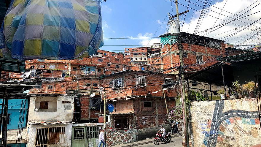 ۆەنەسۋەلا اۋرۋحاناسى: ەمدەلۋشىگە كۇنىنە ءبىر تاندىر نان عانا بەرىلەدى