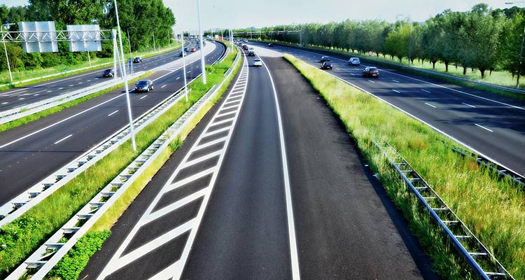 ج.قاسىمبەك: جەرگىلىكتى جەلىلەردەگى اۆتوموبيل جولدارىن 90% دەڭگەيگە جەتكىزۋ قولعا الىندى 